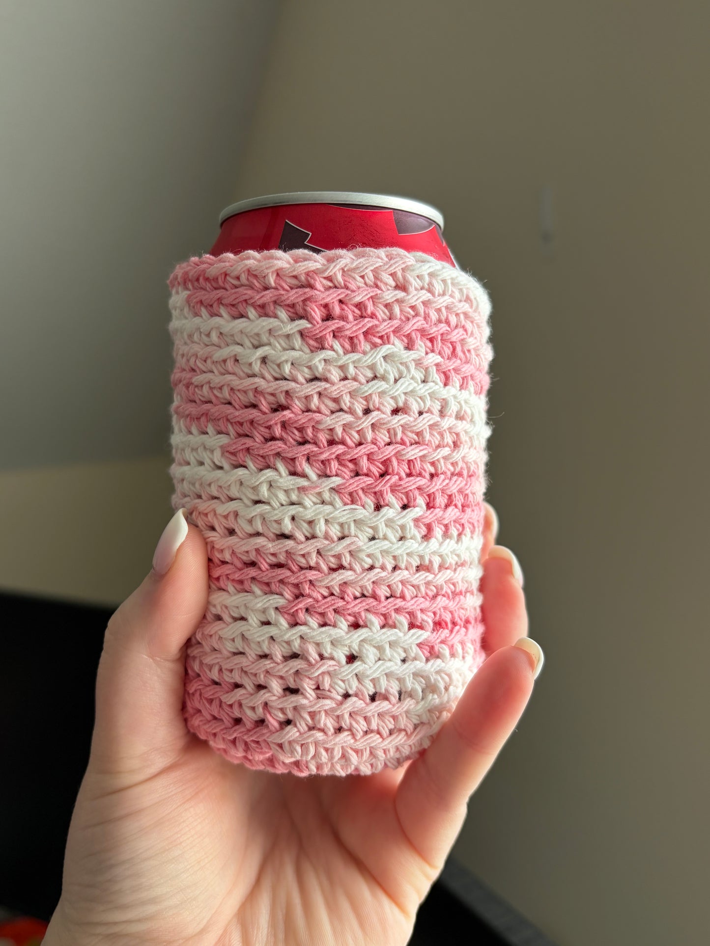Seashell Ombre 12 oz Soda Can Koozie